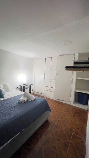 1 Schlafzimmer, Bügeleisen/Bügelbrett, Internetzugang, Bettwäsche