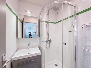 Bathroom - Les Caraïbes by Interhome (Cap d'Agde)