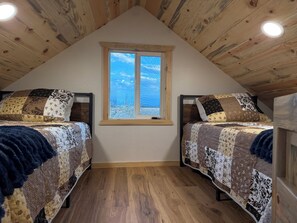 Unclassified image, 2 of 22, button - Cozy little pond-side cabin is located just outside of Kooskia (Kooskia)