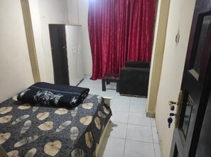 In-room safe, soundproofing, iron/ironing board, free WiFi