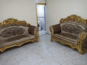 Living area - Number One Pyramids Hotel (Giza)