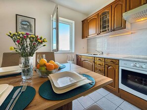 Fridge, oven, cookware/dishes/utensils - Sea&Mount 1 by Interhome (Senj)