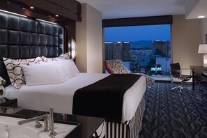 1 bedroom, iron/ironing board, WiFi, bed sheets - F1 view Elara Junior Suite (Las Vegas)