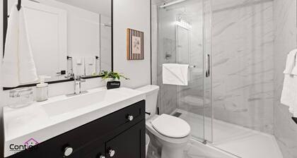 The Grande Suite | Near DT and WEM | 2BD | Central