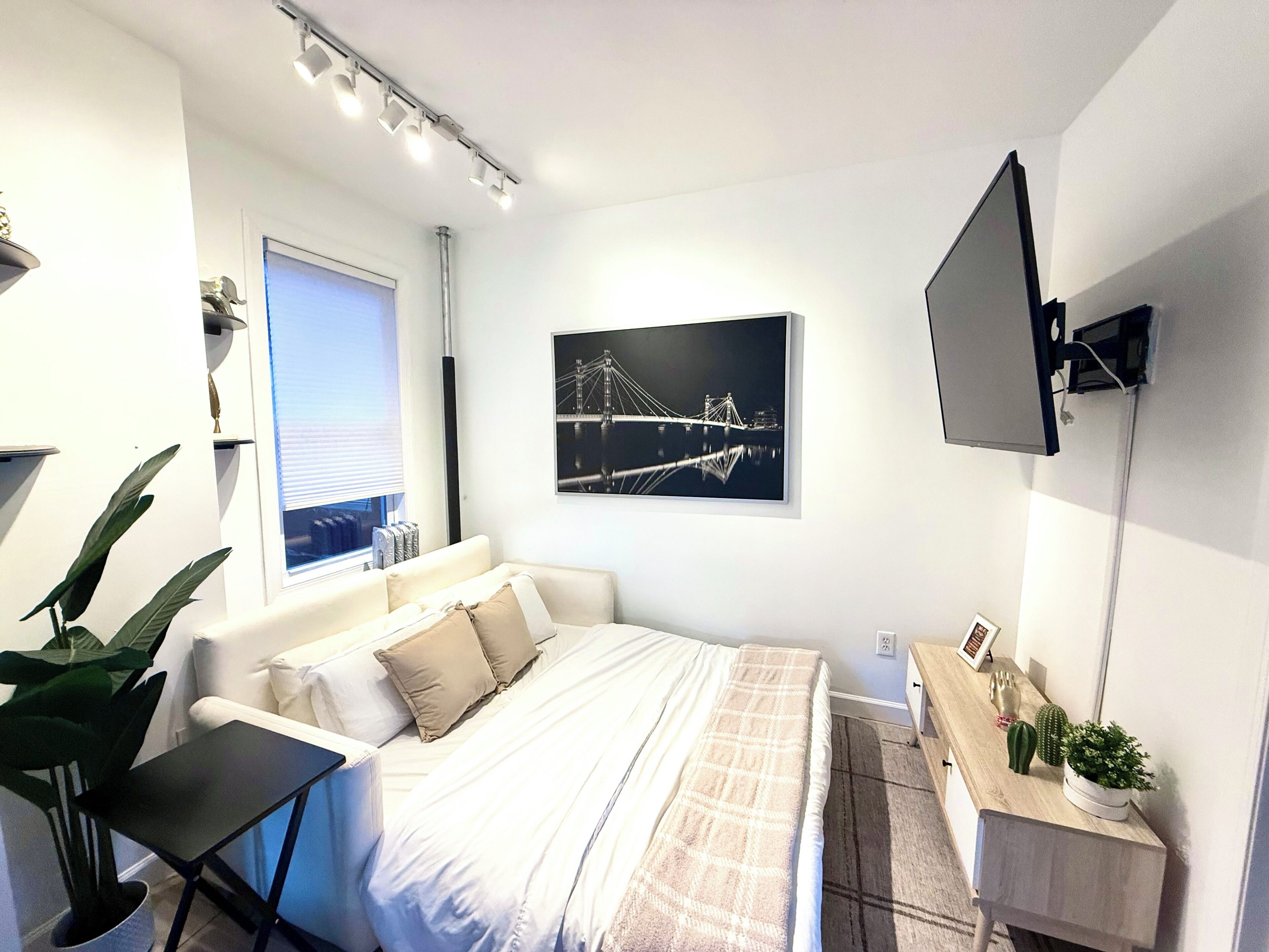 2 habitaciones, caja de seguridad en la habitación y escritorio 