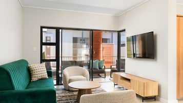 Apartment (3 Bedrooms) | Front of property