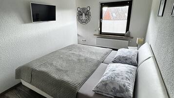 1 Schlafzimmer, Reisekinderbett, kostenloses WLAN, Bettwäsche