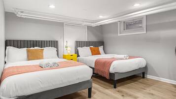 4 bedrooms, iron/ironing board, WiFi, bed sheets