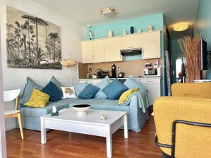 Living area - 2 p+balcony ideally located with splendid view of the Canal Royal and the port of Sète (Sète)