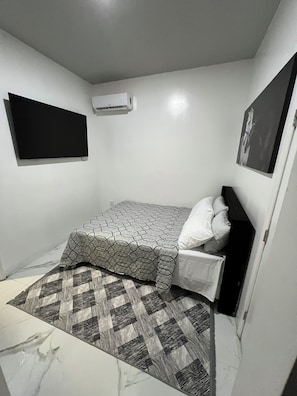 1 bedroom, iron/ironing board, WiFi, bed sheets - Stylish 1-Bedroom Private Suite - Miami (Miami)
