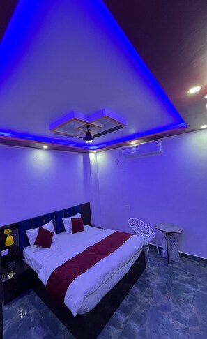 Classic Double Room | In-room safe, soundproofing, iron/ironing board, free WiFi - Sky Hotel (Lucknow)