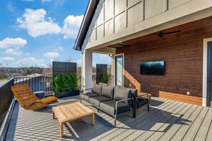 Terrace/patio - Beautiful 3-bedroom house in downtown Georgetown - walk to the square! (Georgetown)