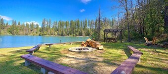 Lakefront Cabin w/ Dock, Kayaks & Full Kitchen