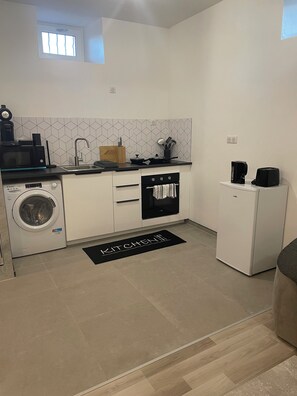 صورة غير مصنفة، 2 من 8، زرّ