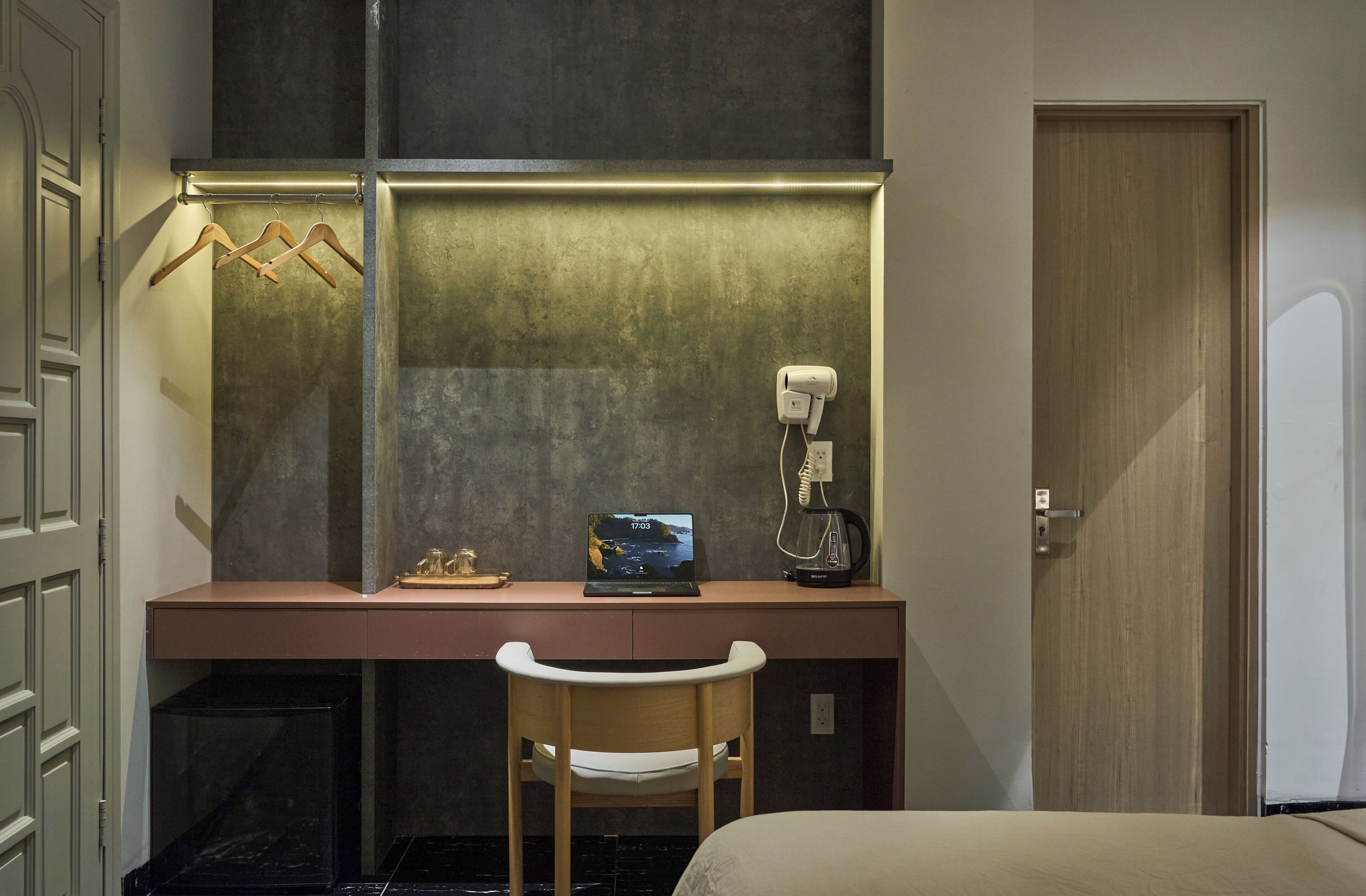 Habitación clásica doble | Ropa de cama de alta calidad, minibar, mobiliario individual
