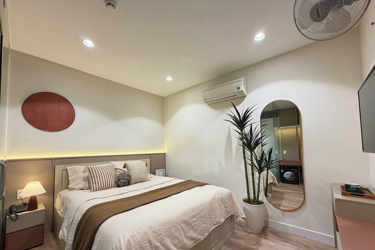 Classic Double Room | Premium bedding, minibar, individually furnished, desk