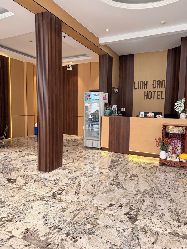 Reception - Linh Dan Hotel Phan Xich Long By Urban B (Phu Nhuan)