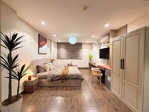 Habitación de luna de miel doble | Ropa de cama de alta calidad, minibar, mobiliario individual