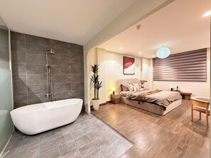 Honeymoon Double Room | Peralatan tempat tidur premium, bar mini 