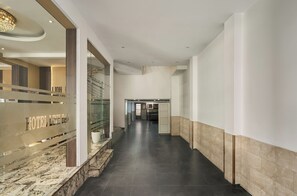 Terrace/patio - Linh Dan Hotel Phan Xich Long By Urban B (Phu Nhuan)