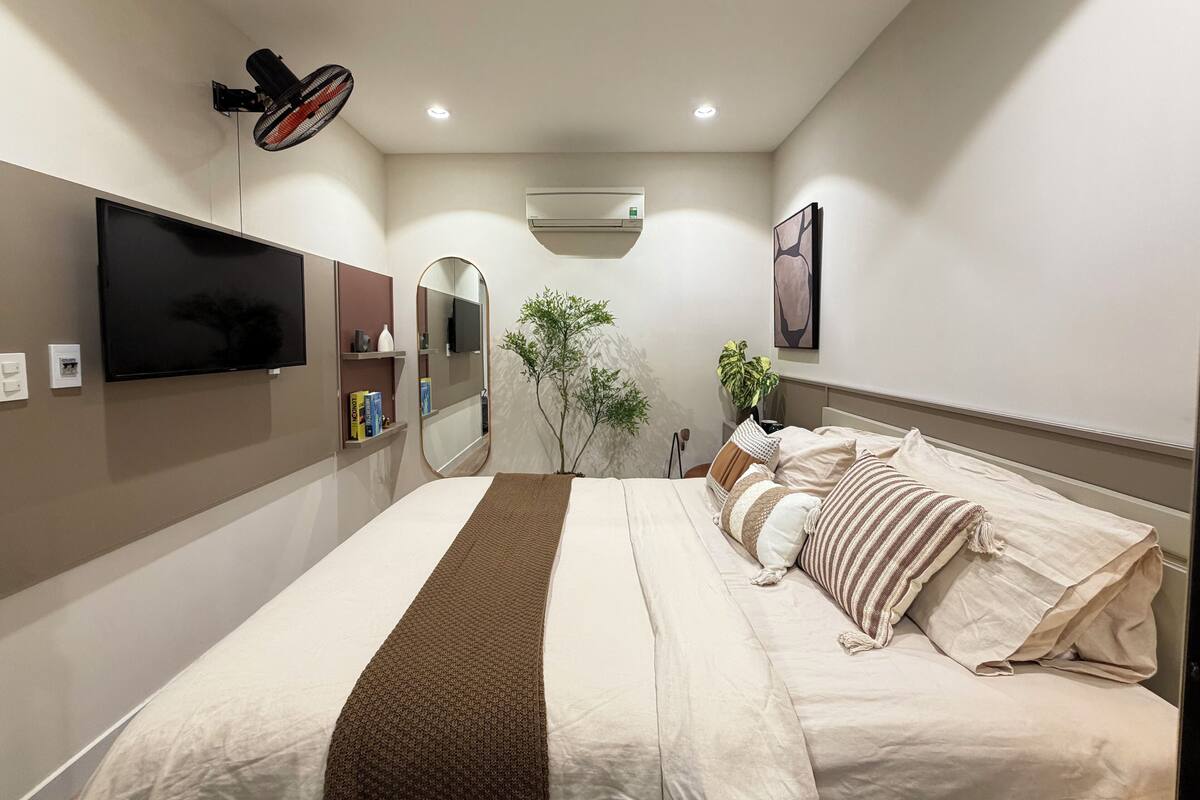 Standard Double Room | Premium bedding, minibar, individually furnished, desk