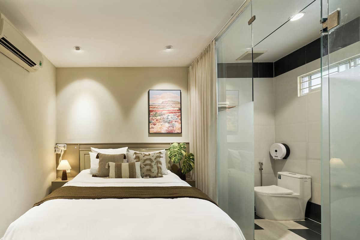 Standard Double Room | Premium bedding, minibar, individually furnished, desk