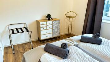 2 bedrooms, iron/ironing board, WiFi, bed sheets