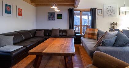 Chalet With Sauna and Alpine Panoramas