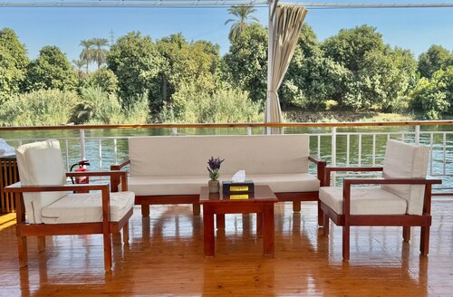 Luxury Dahabiya sailing 4,5,7Nigh boat tour Luxor & Aswan