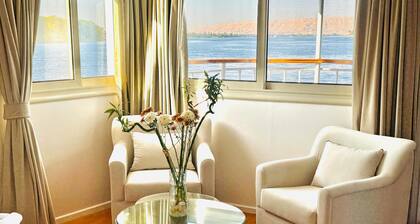 Luxury Dahabiya sailing 4,5,7Nigh boat tour Luxor & Aswan