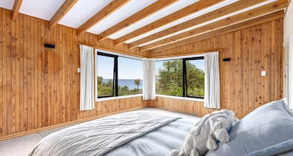 Lookout Retreat - Parapara