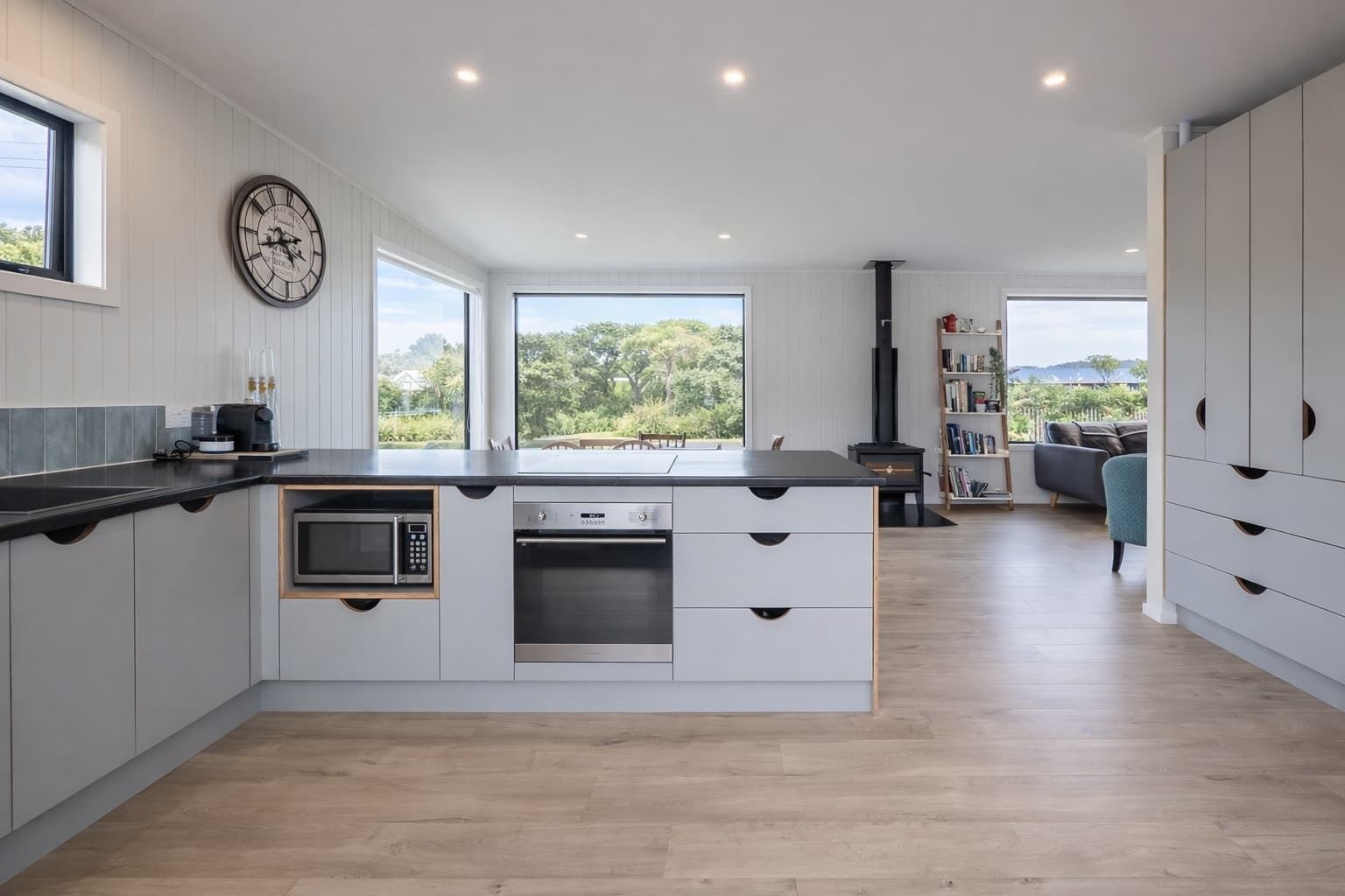 Refrigerador, microondas, parrilla de estufa y lavavajillas 