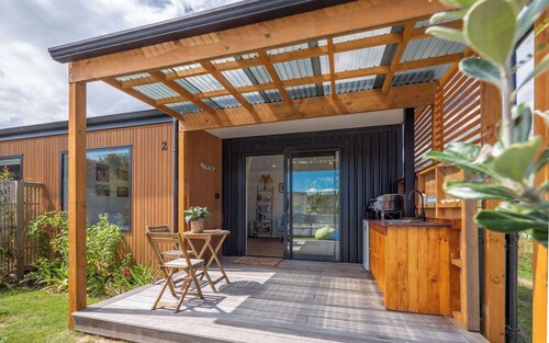 Pohara Beach Escape - Pukeko Studio