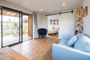 Unclassified image, 3 of 11, button - Pohara Beach Escape - Pukeko Studio (Pōhara)