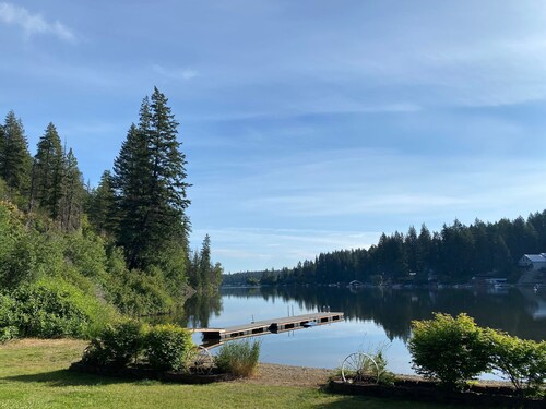 Lower Twin Lakes - Classic Lakefront Cabin