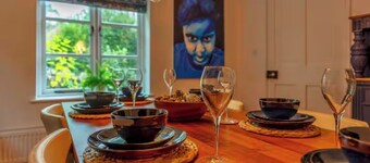 Cottage Retreat near Ironbridge - World Heritage Site: Walks, Fireplace & Garden