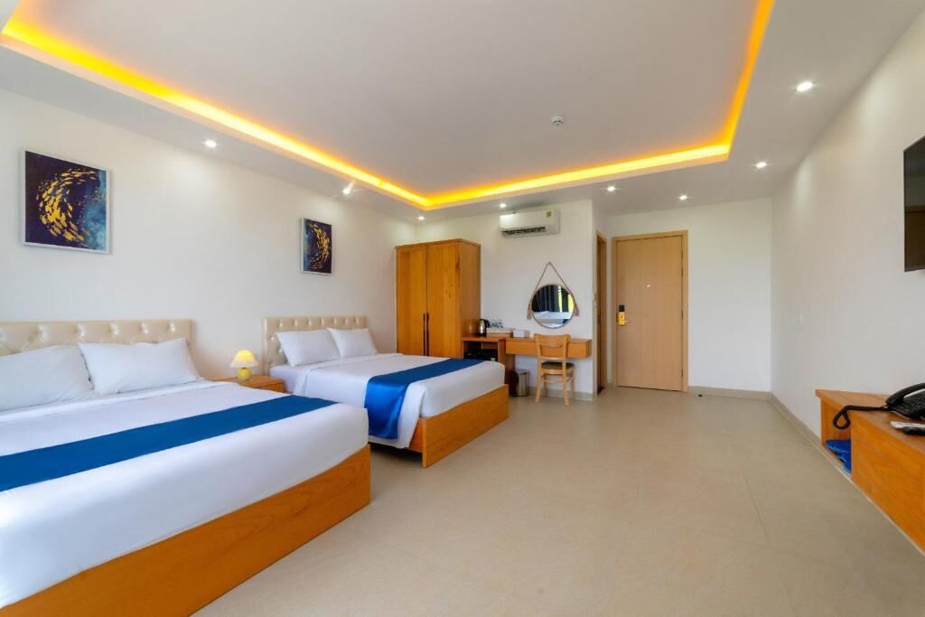 Kolmen hengen perhehuone, parveke, vuoristonäköala | Ilmainen Wi-Fi