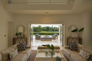 Villa, fumadores | 5 dormitorios