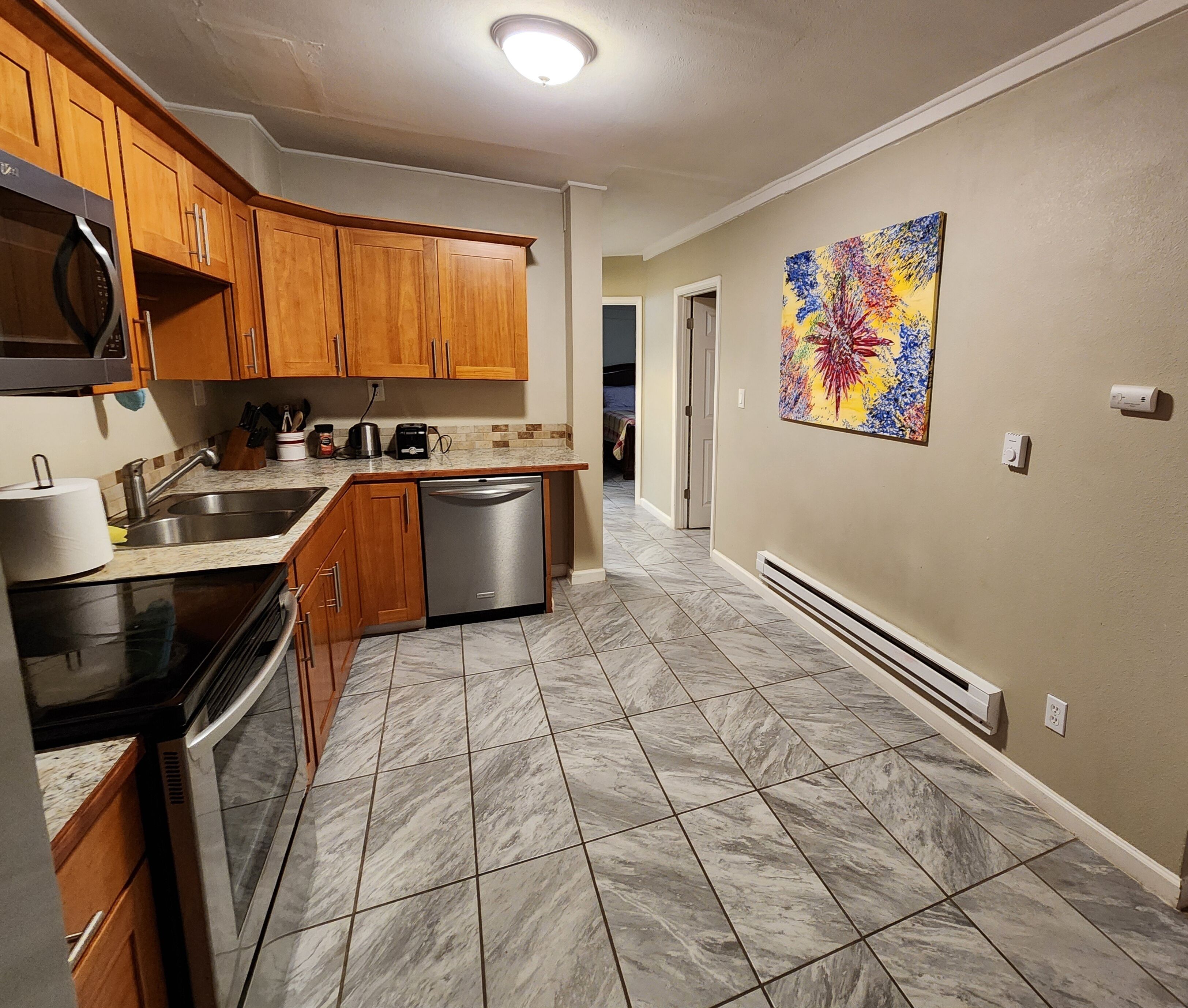 Geladeira, micro-ondas, fogão, cooktop