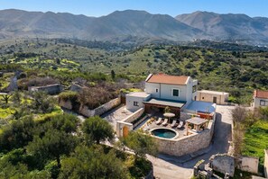 Exterior - SunKeramos Retreat -Free*Heated Pool Private Villa (Phylaki)