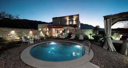 SunKeramos Retreat -Free*Heated Pool Private Villa