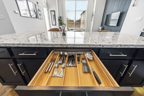 Interior - Luxury 3Bed/3.5Bath Townhome 10 Minutes from Downtown HTX (Houston)
