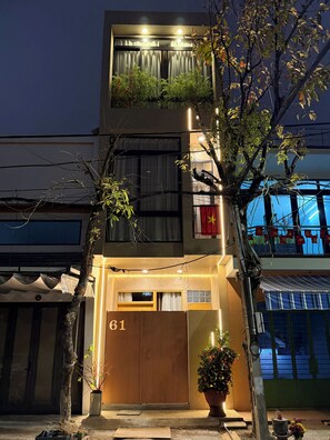 Exterior detail - Entire house, 5BR+1 Loft, near beach, Han Market (Đà Nẵng)