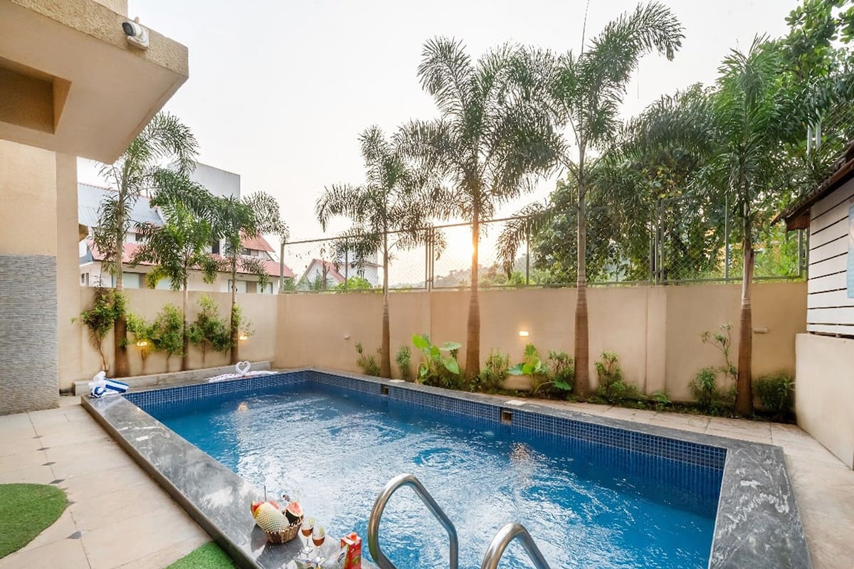 House | Pool | Outdoor pool