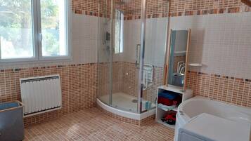 Een douche, een haardroger