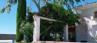 Spacious family villa with swimming pool