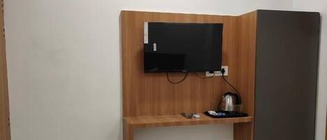 Deluxe Triple Room, City View