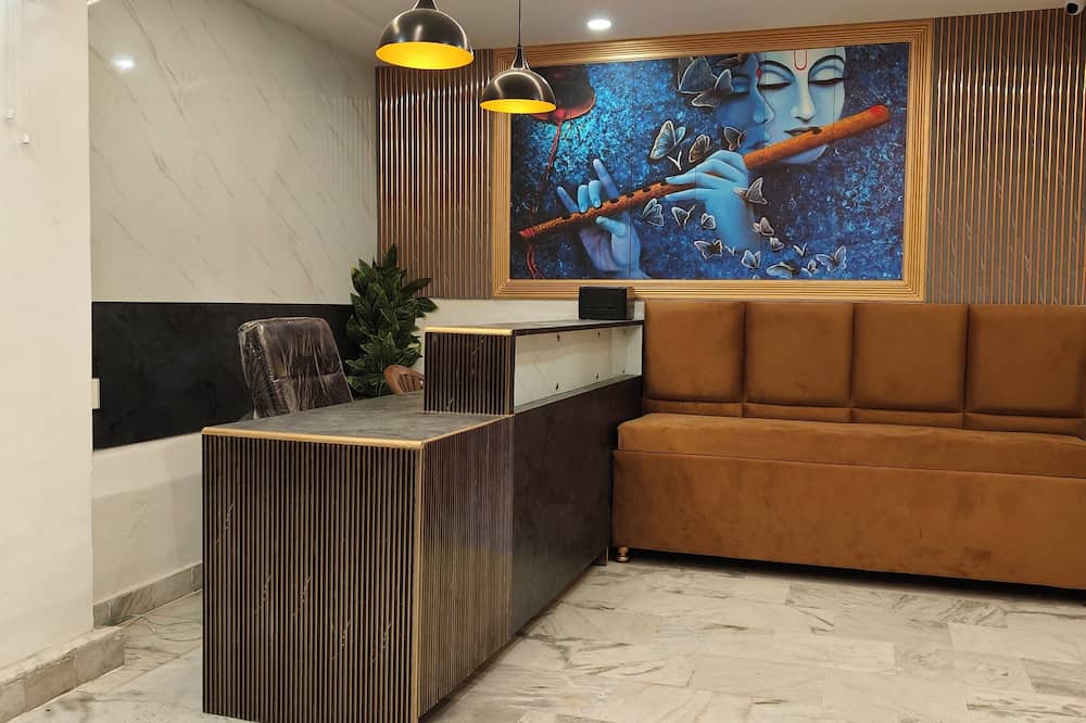 Hotel Golden Oak Near Golden Temple