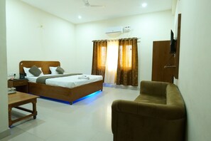 Unclassified image, 3 of 16, button