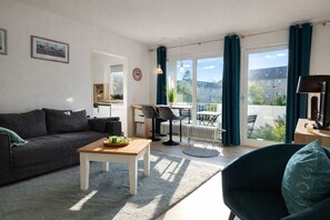 TV - fewo1846 - Elbe27 - fewo1846 - Elbe27 - comfortable studio apartment with balcony (Flensburg)